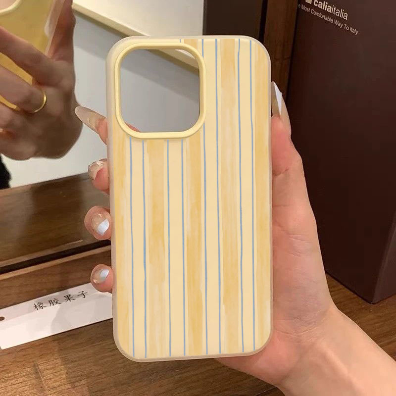 غطاء هاتف أنيق بخطوط صفراء لسا - مراجعة Phone Cases Galaxy S25 وسعره